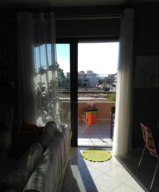 Apartment By The Airport Koropion Exterior photo